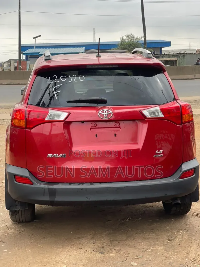Toyota RAV4 LE 4dr SUV (2.5L 4cyl 6A) 2015 Red