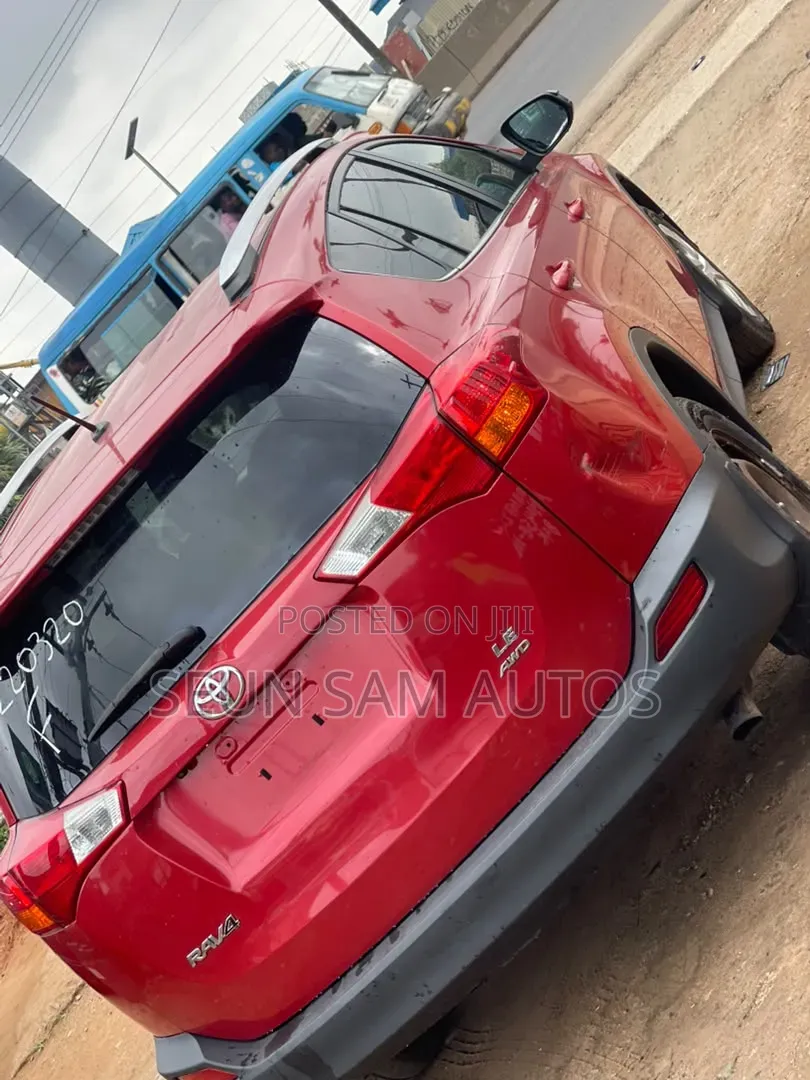 Toyota RAV4 LE 4dr SUV (2.5L 4cyl 6A) 2015 Red