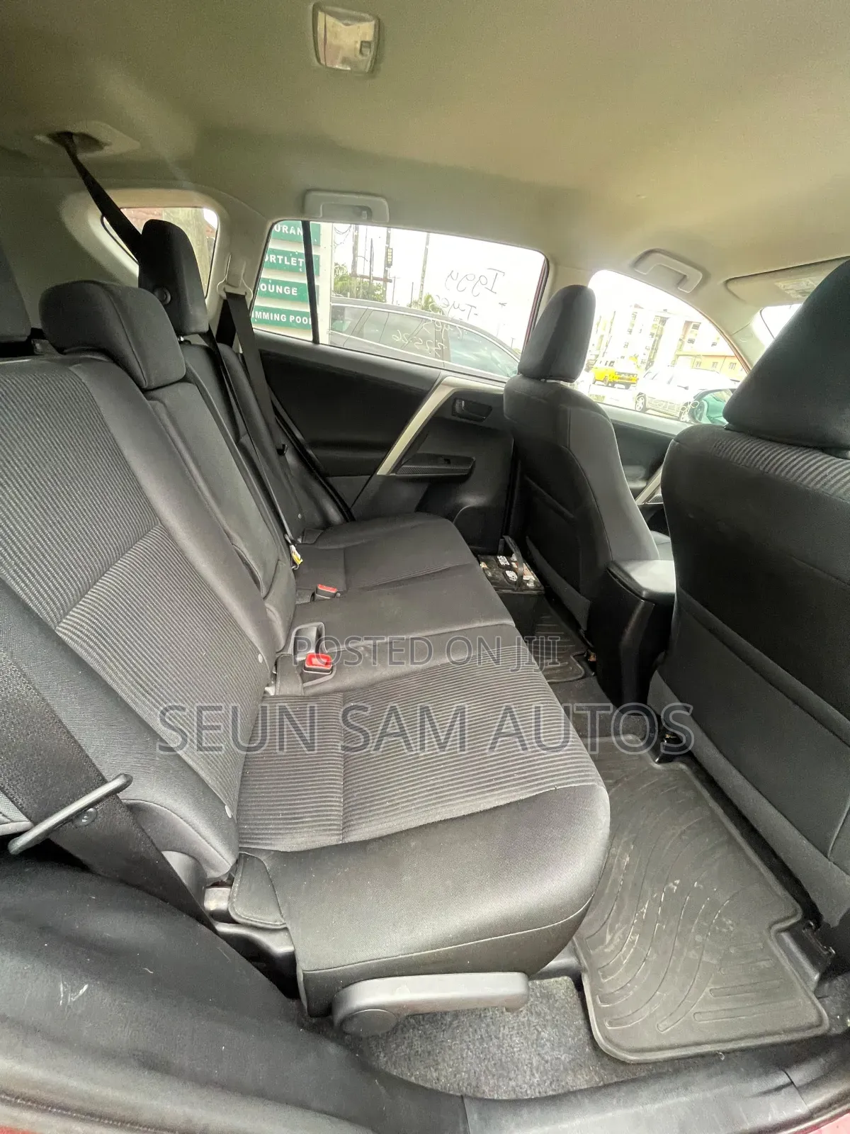 Toyota RAV4 LE 4dr SUV (2.5L 4cyl 6A) 2015 Red