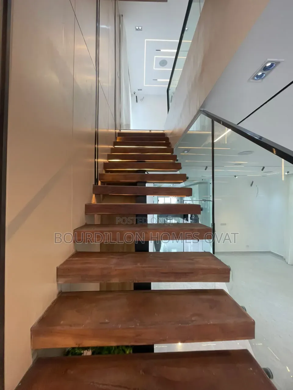 5bdrm Duplex in Osapa London Lekki for sale