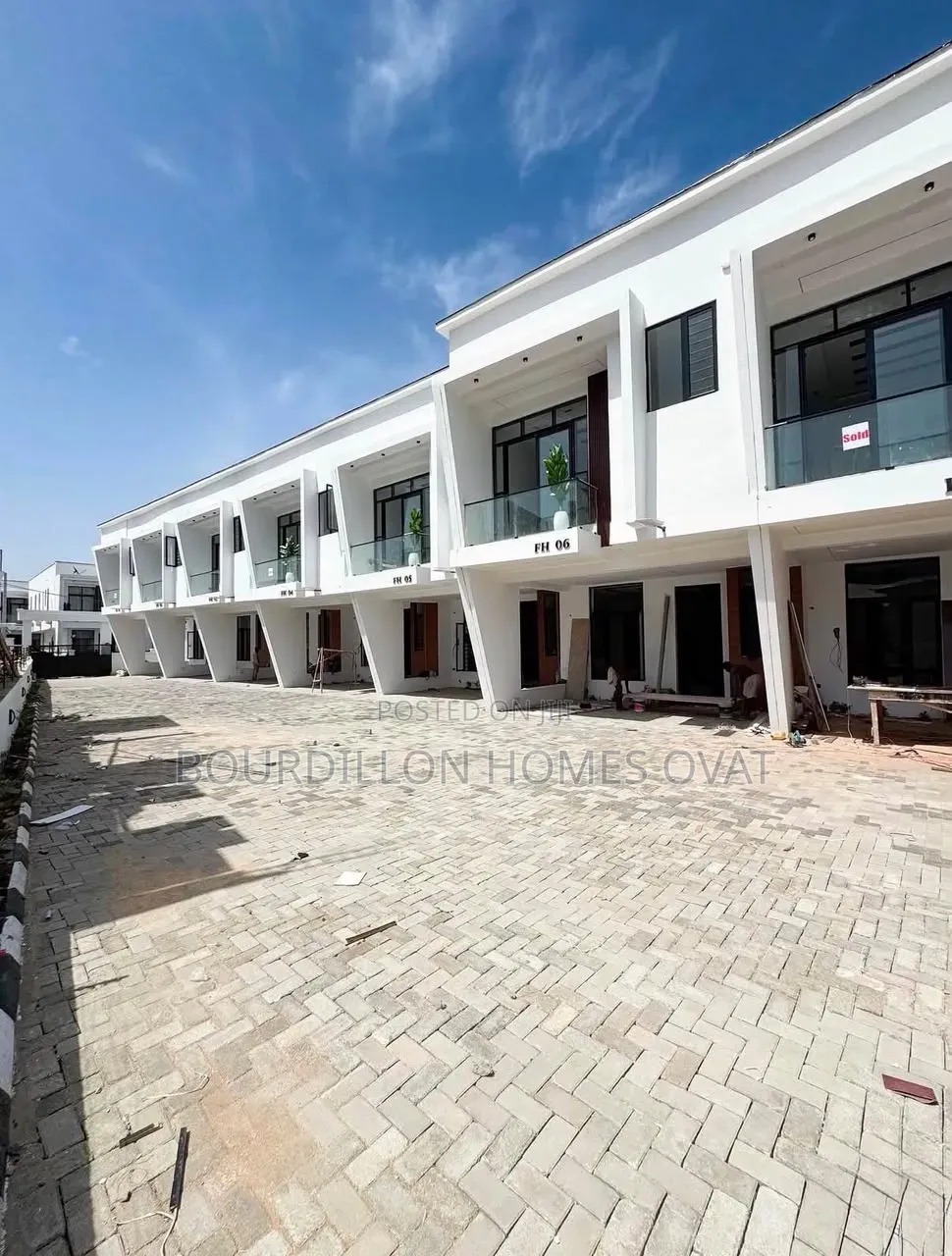 3bdrm Duplex in Ikota Lekki Lagos for sale