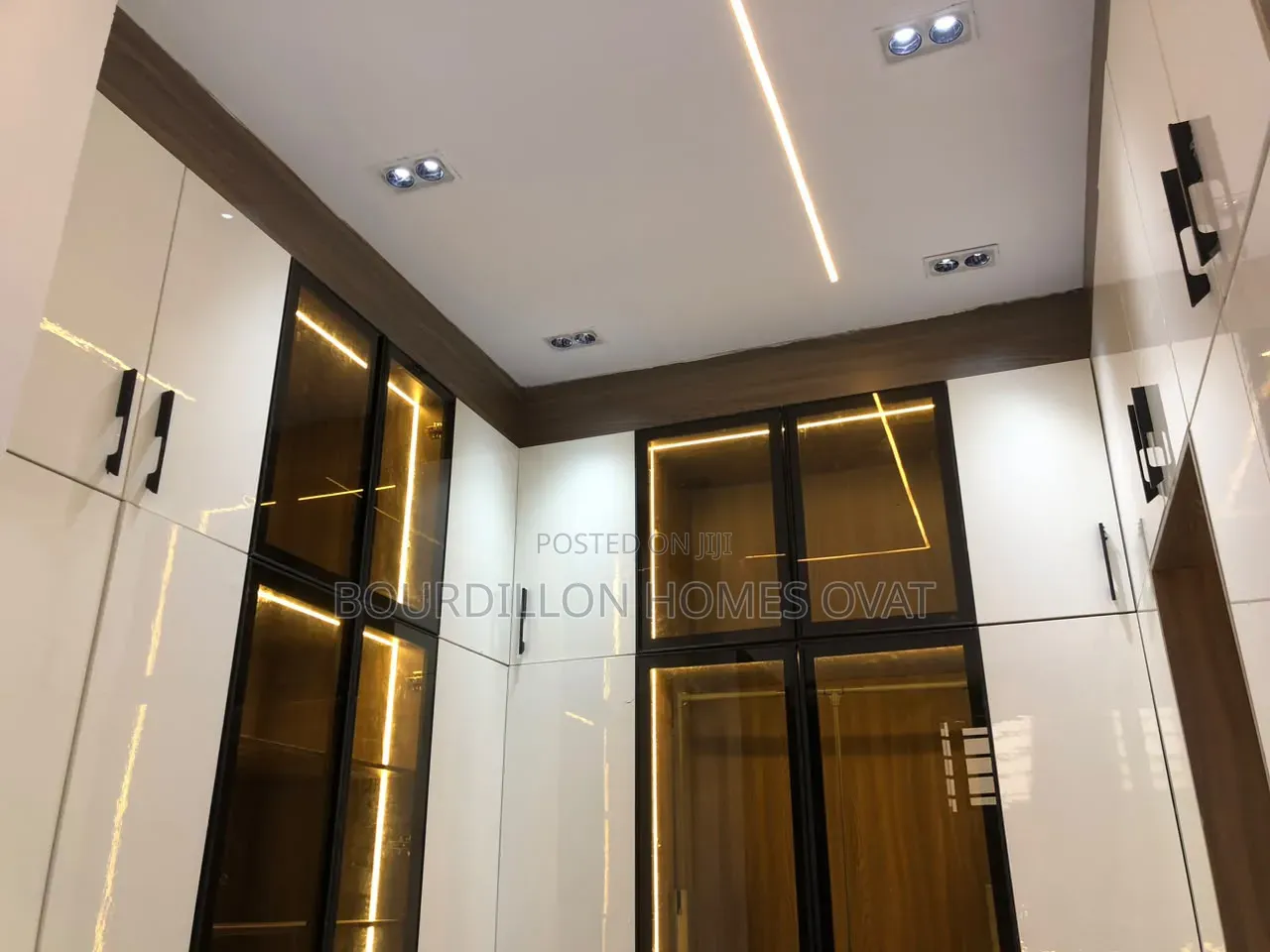 5bdrm Duplex in Harris Drive By Vgc for rent