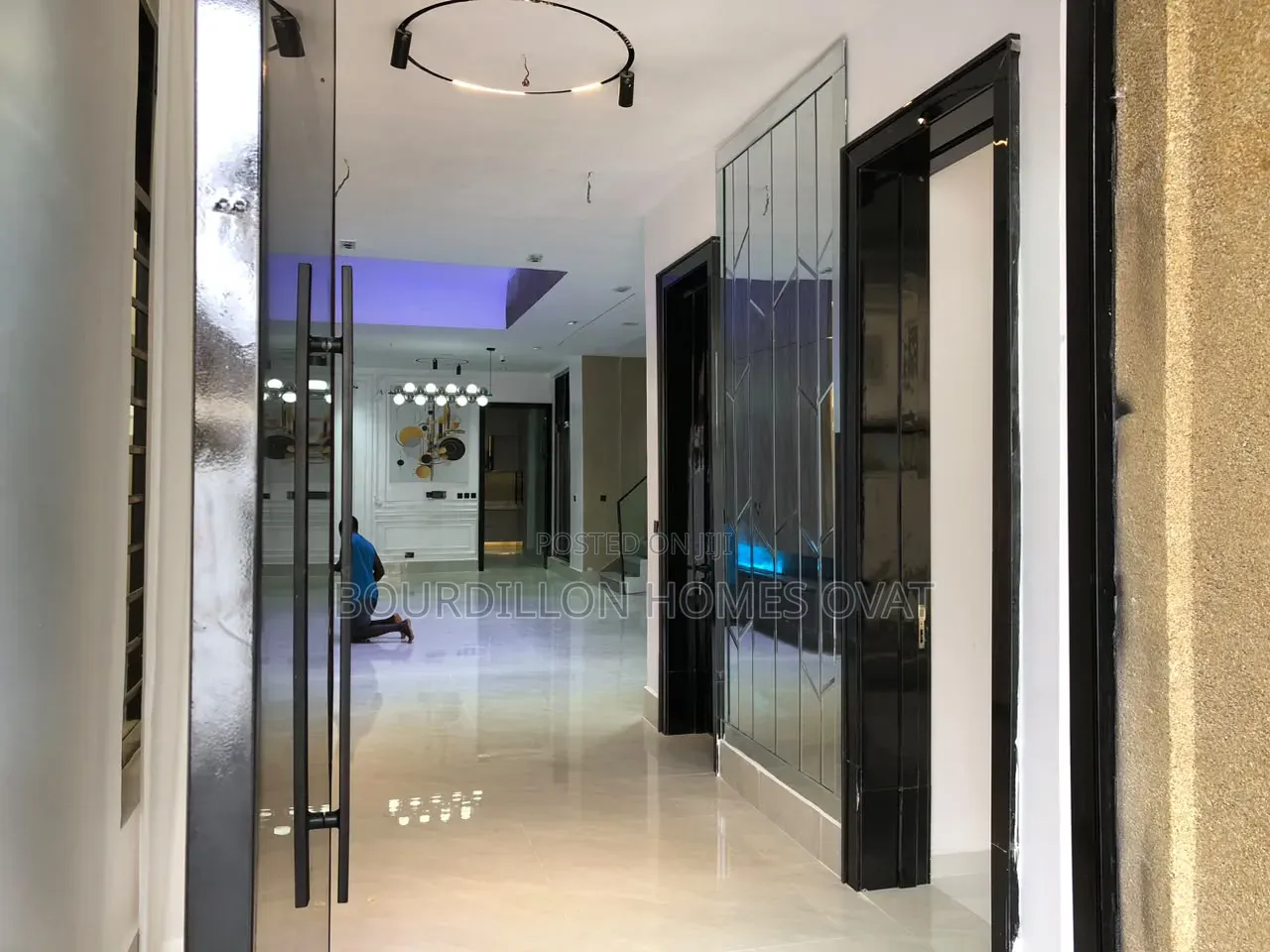5bdrm Duplex in Harris Drive By Vgc for rent