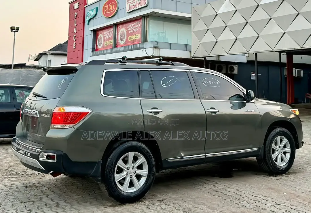 Toyota Highlander 2012 Green