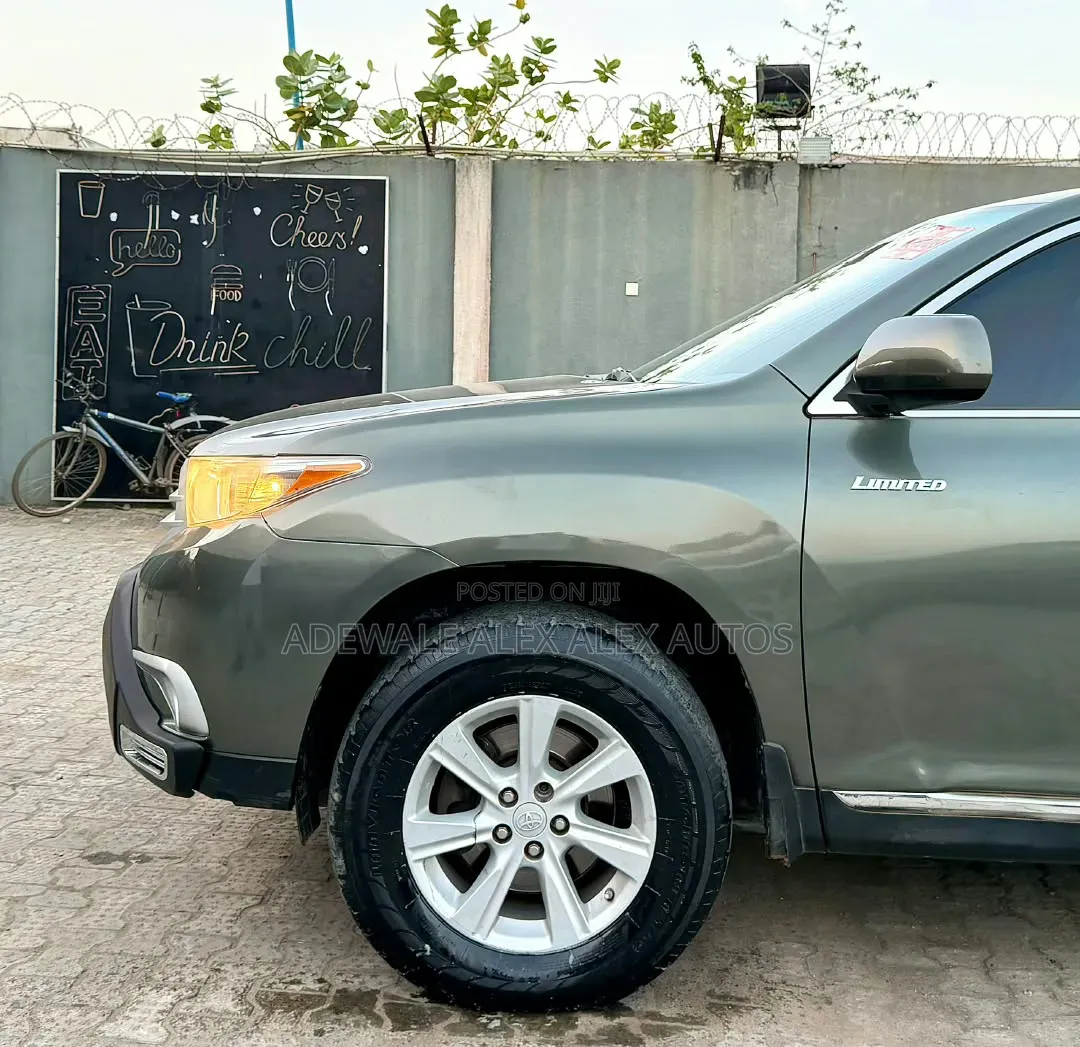 Toyota Highlander 2012 Green