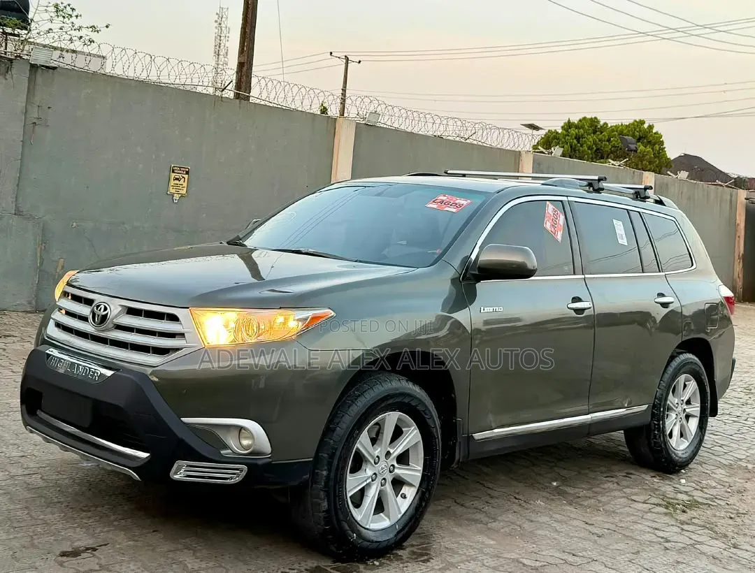 Toyota Highlander 2012 Green