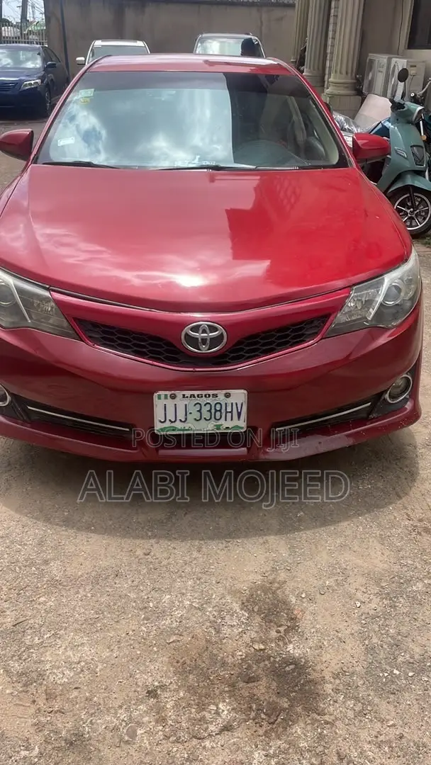 Toyota Camry LE 4dr Sedan (2.5L 4cyl 6A) 2014 Red