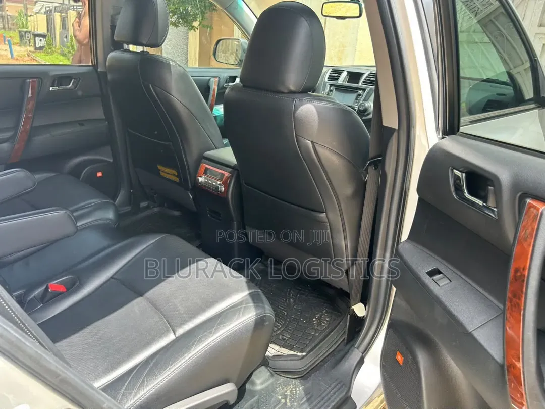 Toyota Highlander 3.5L 4WD 2013 Silver