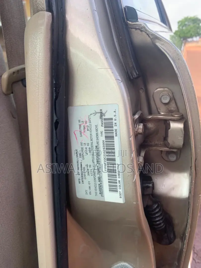 Mazda 626 LX 4dr Sedan (2.0L 4cyl 5M) 2002 Gold