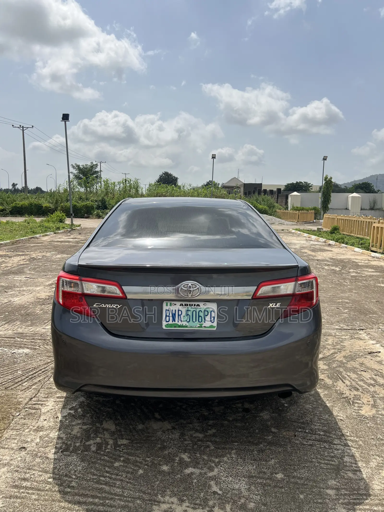 Toyota Camry XLE 4dr Sedan (2.5L 4cyl 6A) 2014 Gray