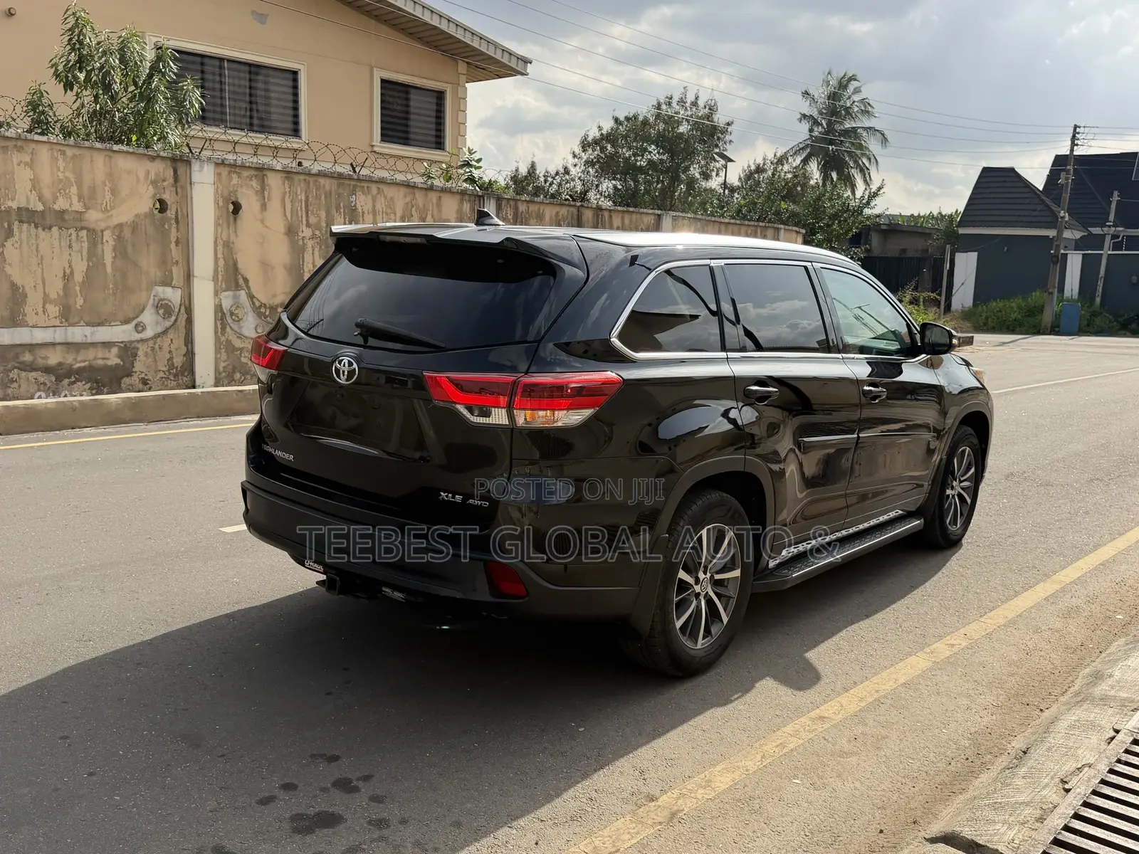 Toyota Highlander XLE 4x4 V6 (3.5L 6cyl 8A) 2017 Black