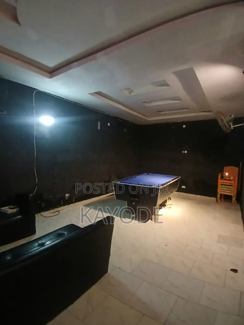 Furnished 10bdrm House in Off Lekki-Epe Expressway for sale