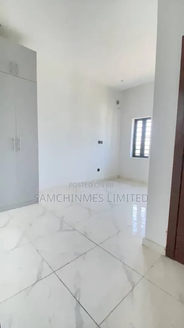 3bdrm Duplex in Abraham Adesanya for rent