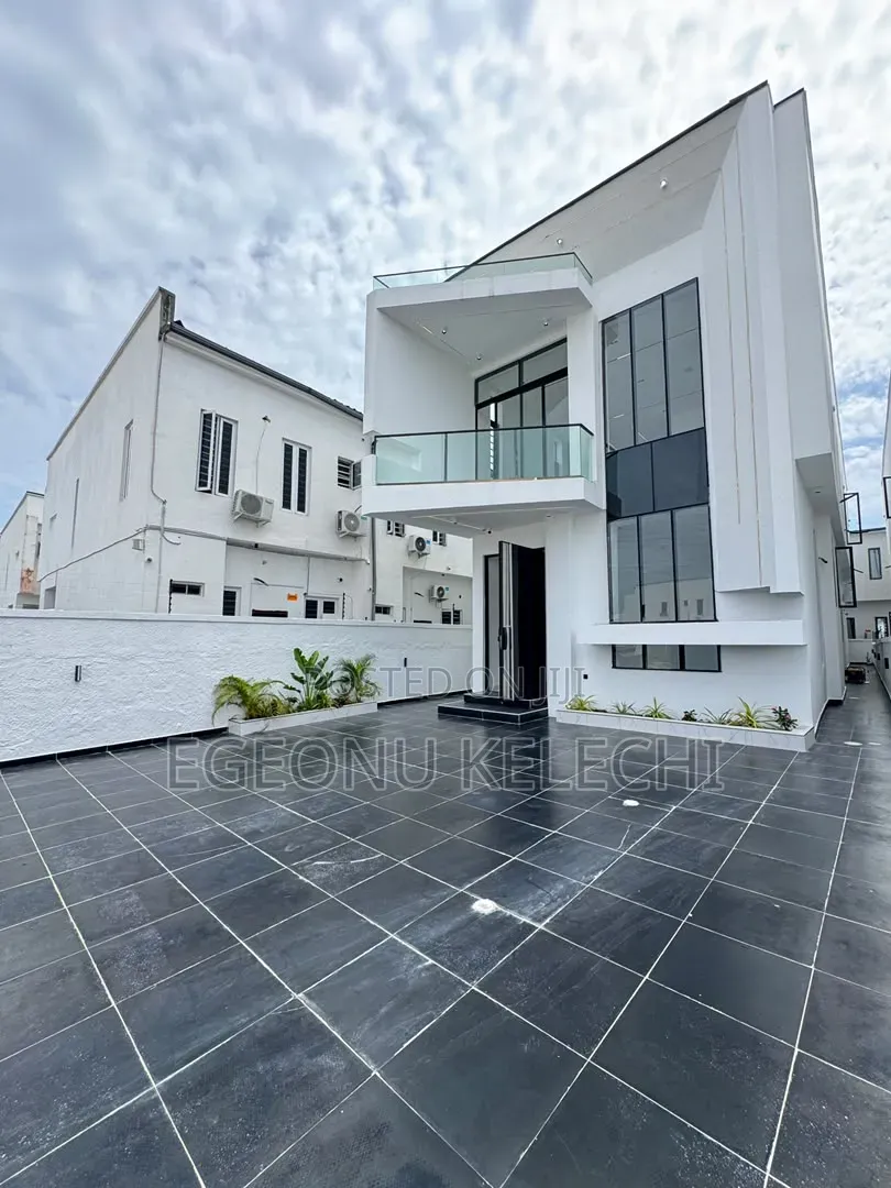 5bdrm Duplex in Chevron for sale