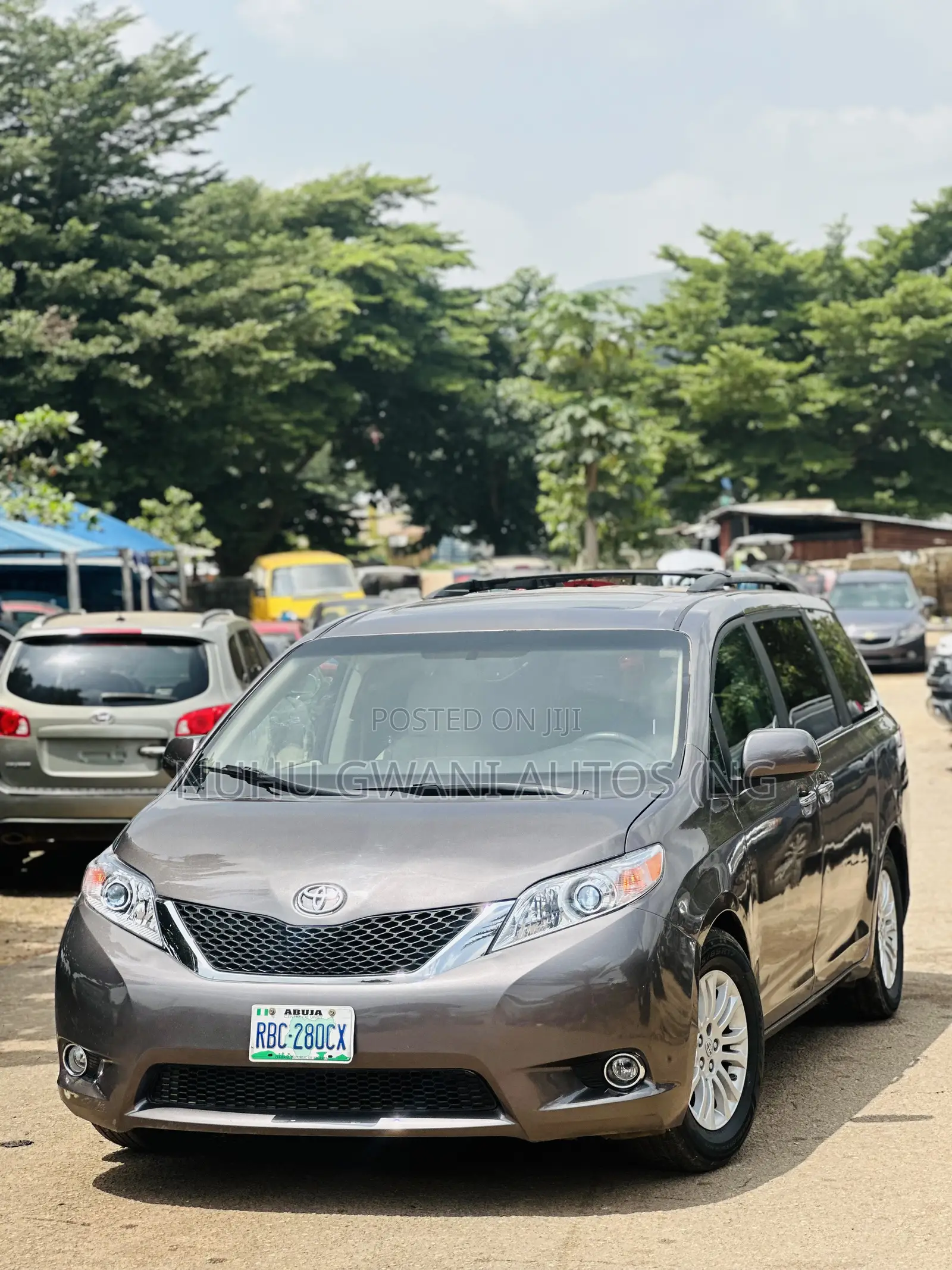 Toyota Sienna 2011 Gray