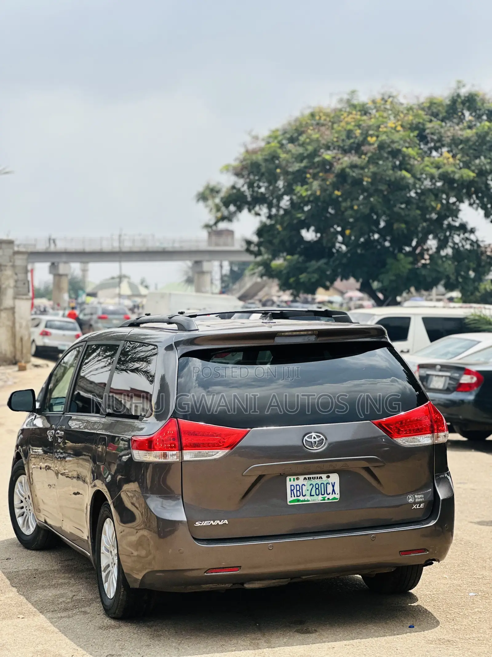 Toyota Sienna 2011 Gray