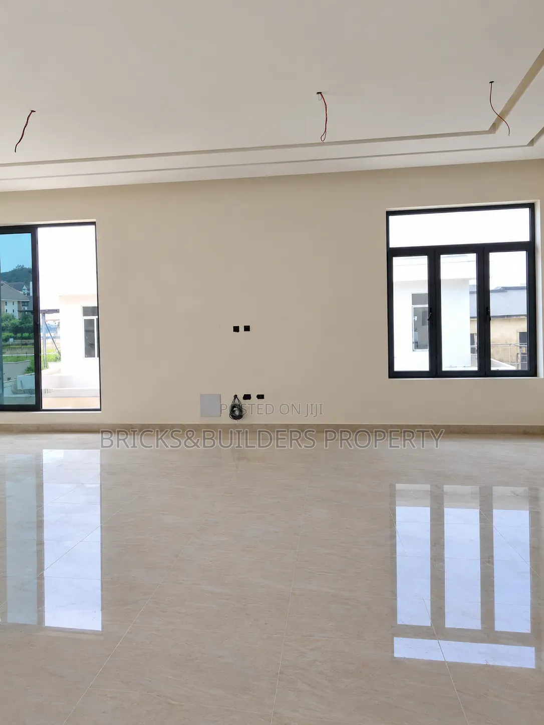 5bdrm Duplex in Guzape District for sale