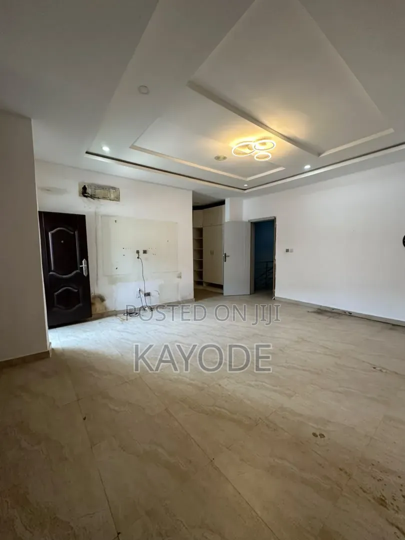 4bdrm Townhouse / Terrace in Alexandra Terraces, Ikate for rent