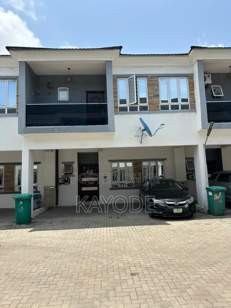 4bdrm Townhouse / Terrace in Alexandra Terraces, Ikate for rent