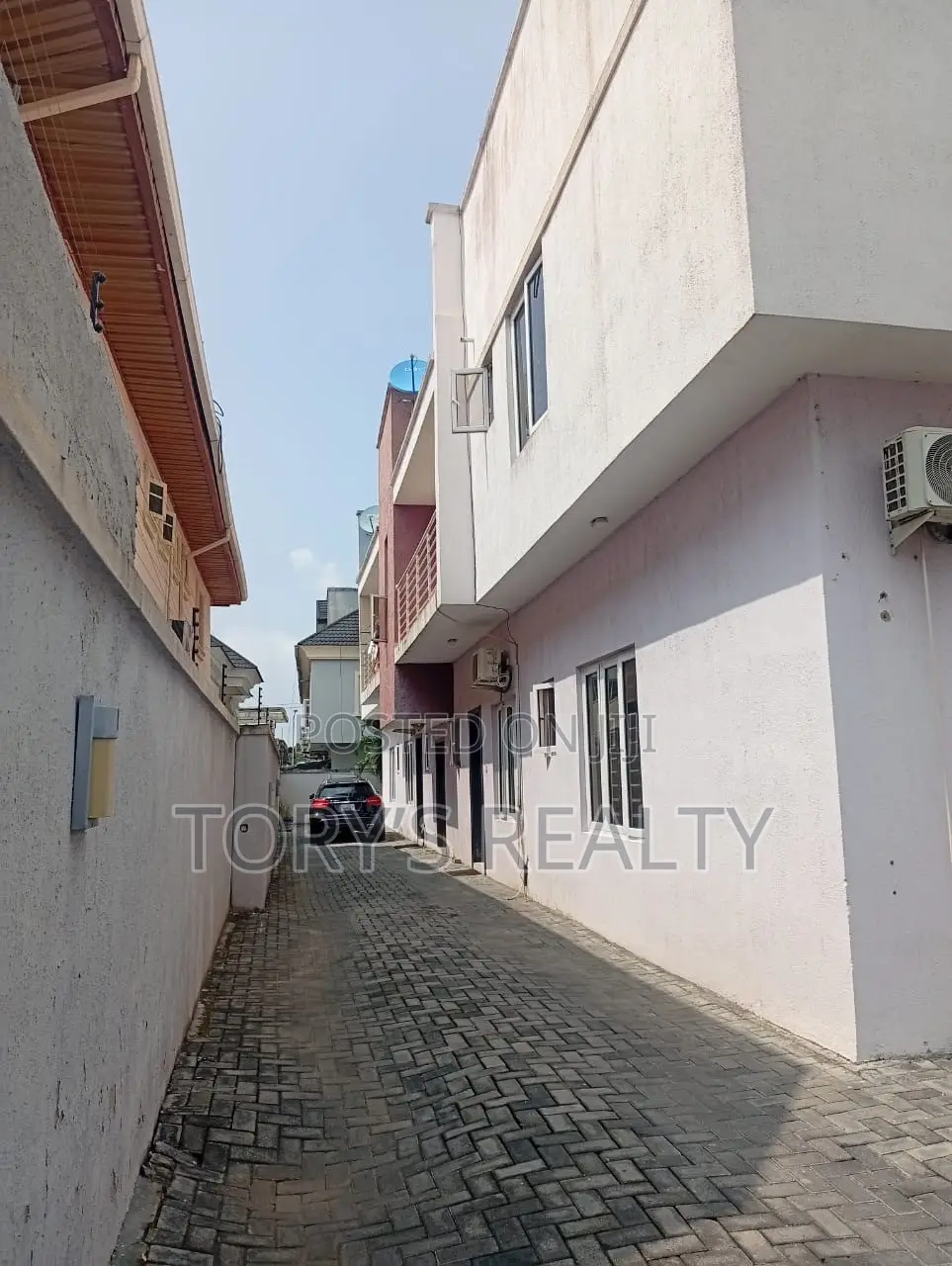 12bdrm Block of Flats in Lekki Phase 1 for sale