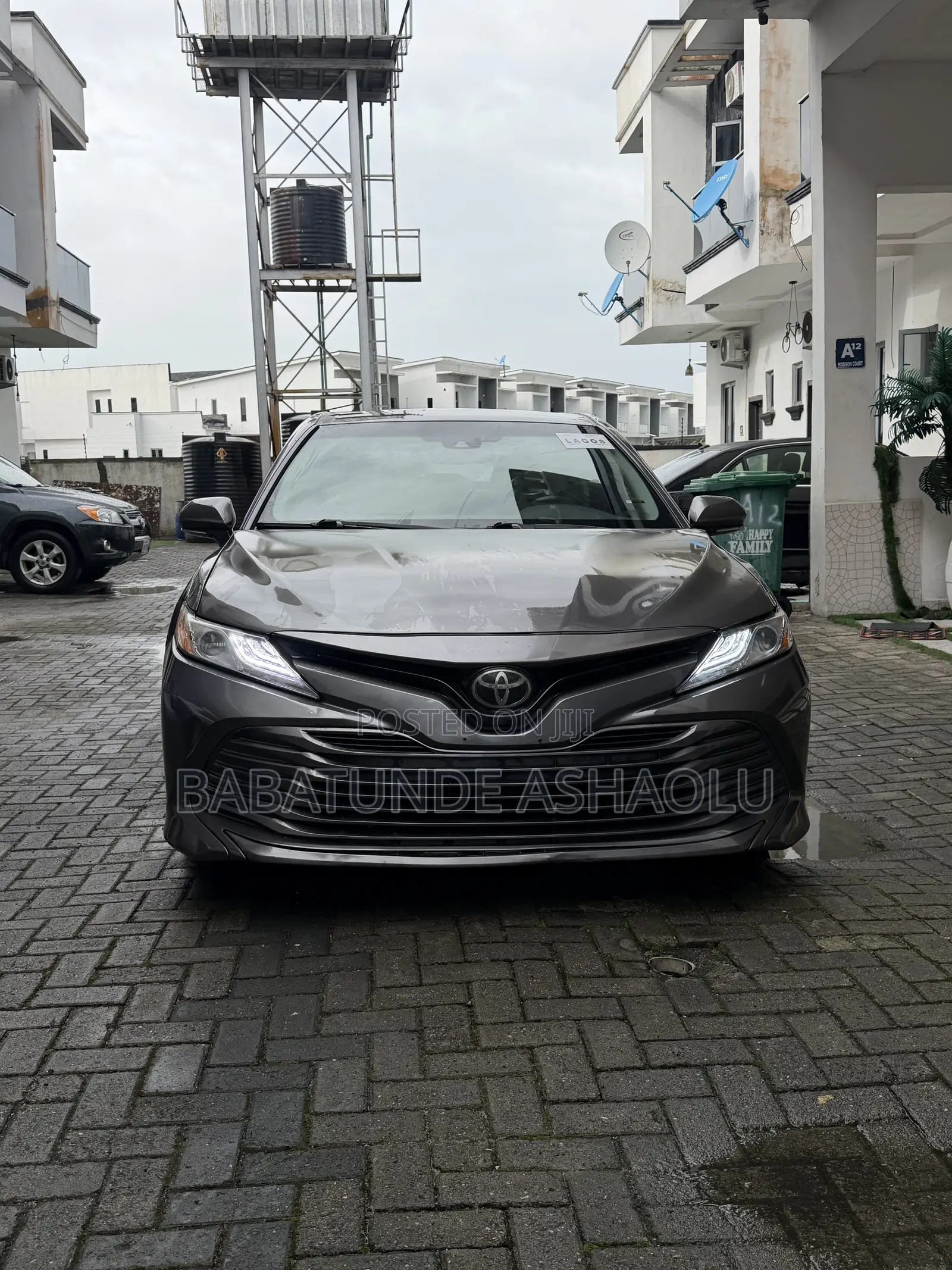 Toyota Camry XLE FWD 2020 Gray
