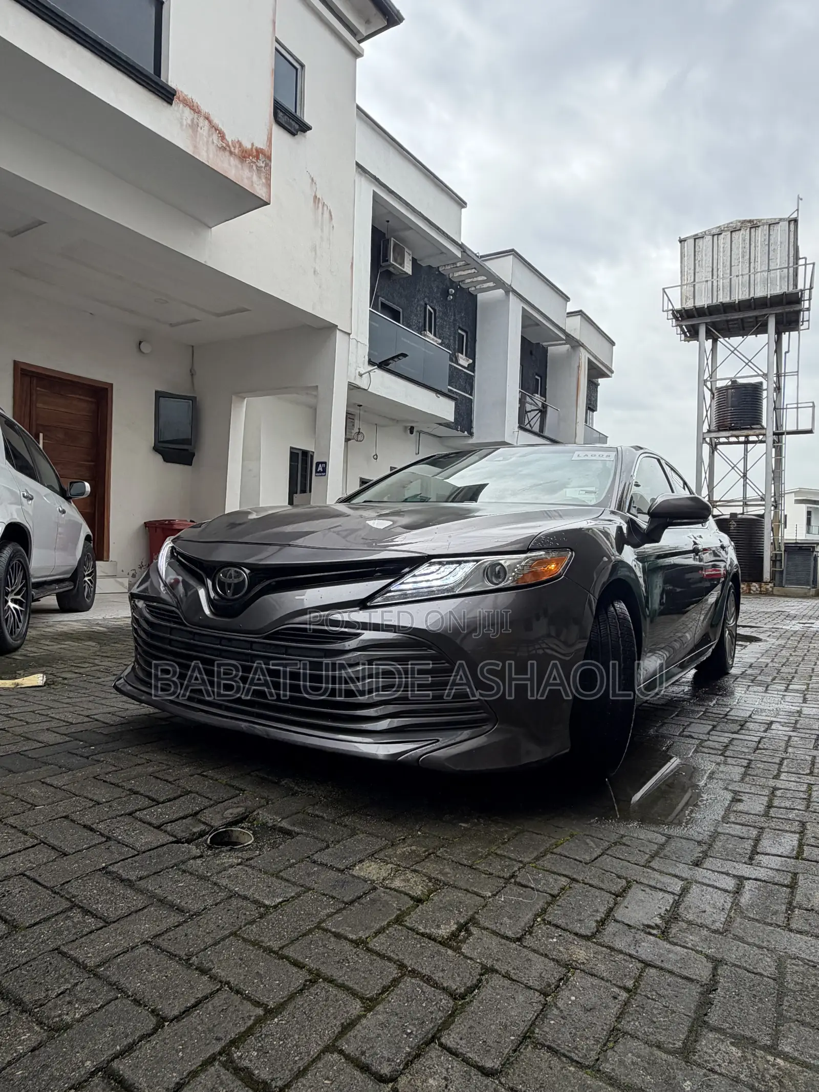 Toyota Camry XLE FWD 2020 Gray