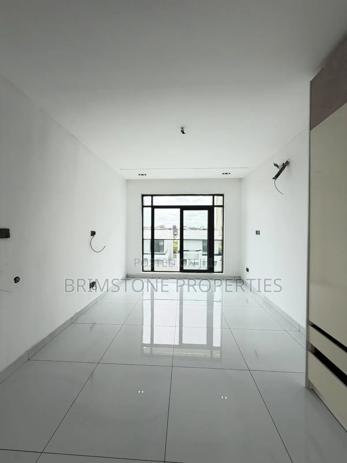 Furnished 2bdrm Apartment in Lekki Phase 1 for sale