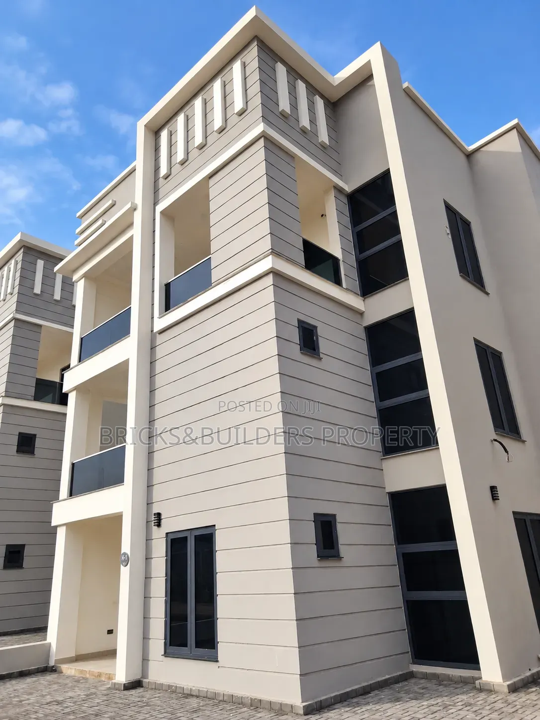 4bdrm Duplex in Guzape District for sale