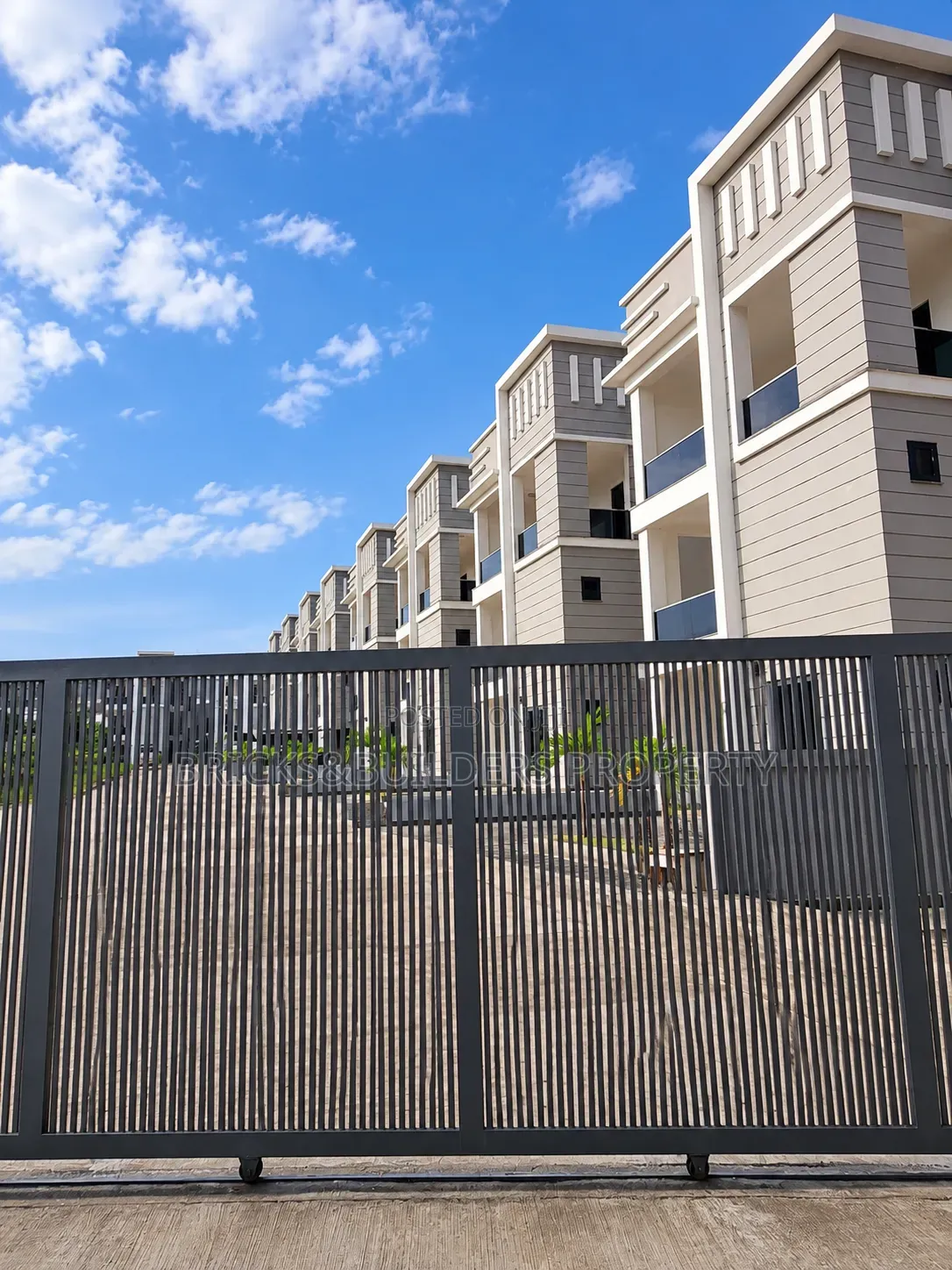 4bdrm Duplex in Guzape District for sale