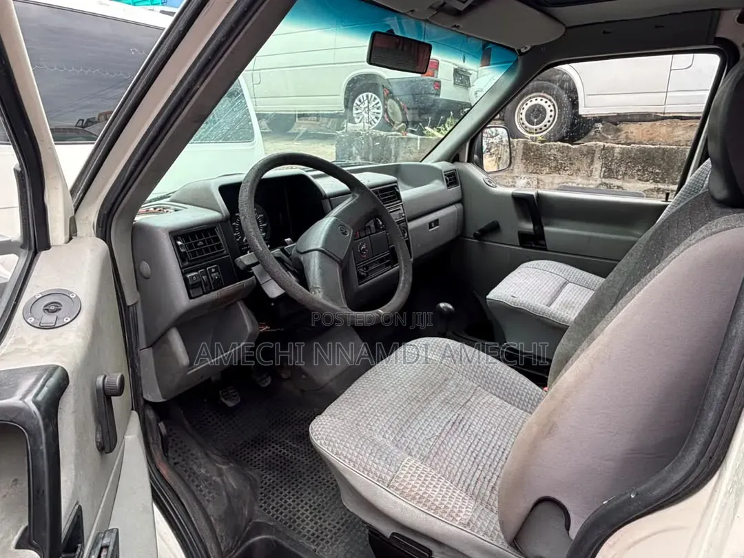 Volkswagen Transporter 2005 White