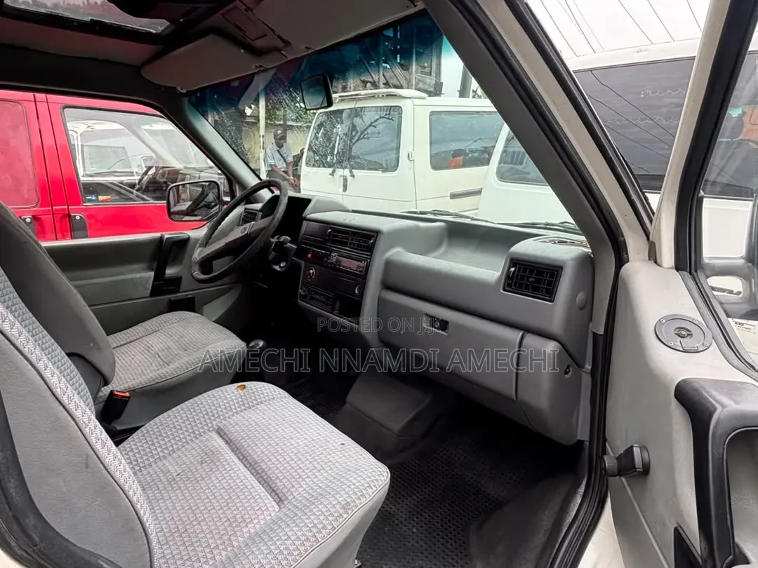 Volkswagen Transporter 2005 White