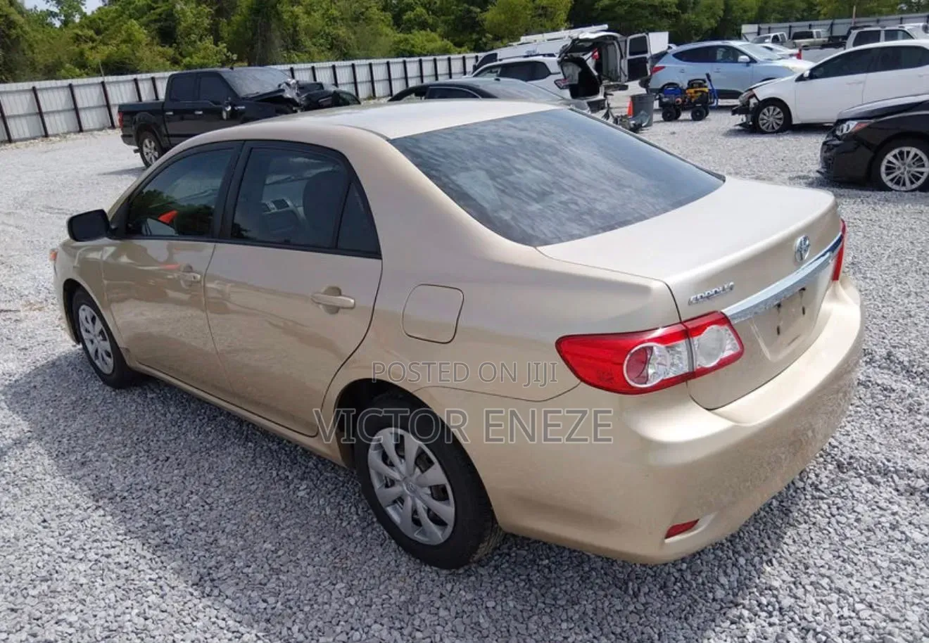 Toyota Corolla 2011 Gold