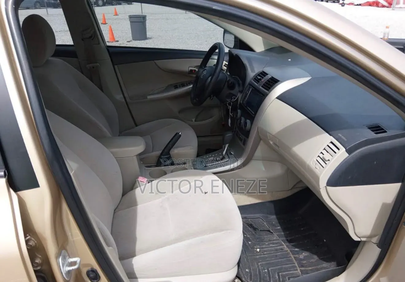 Toyota Corolla 2011 Gold