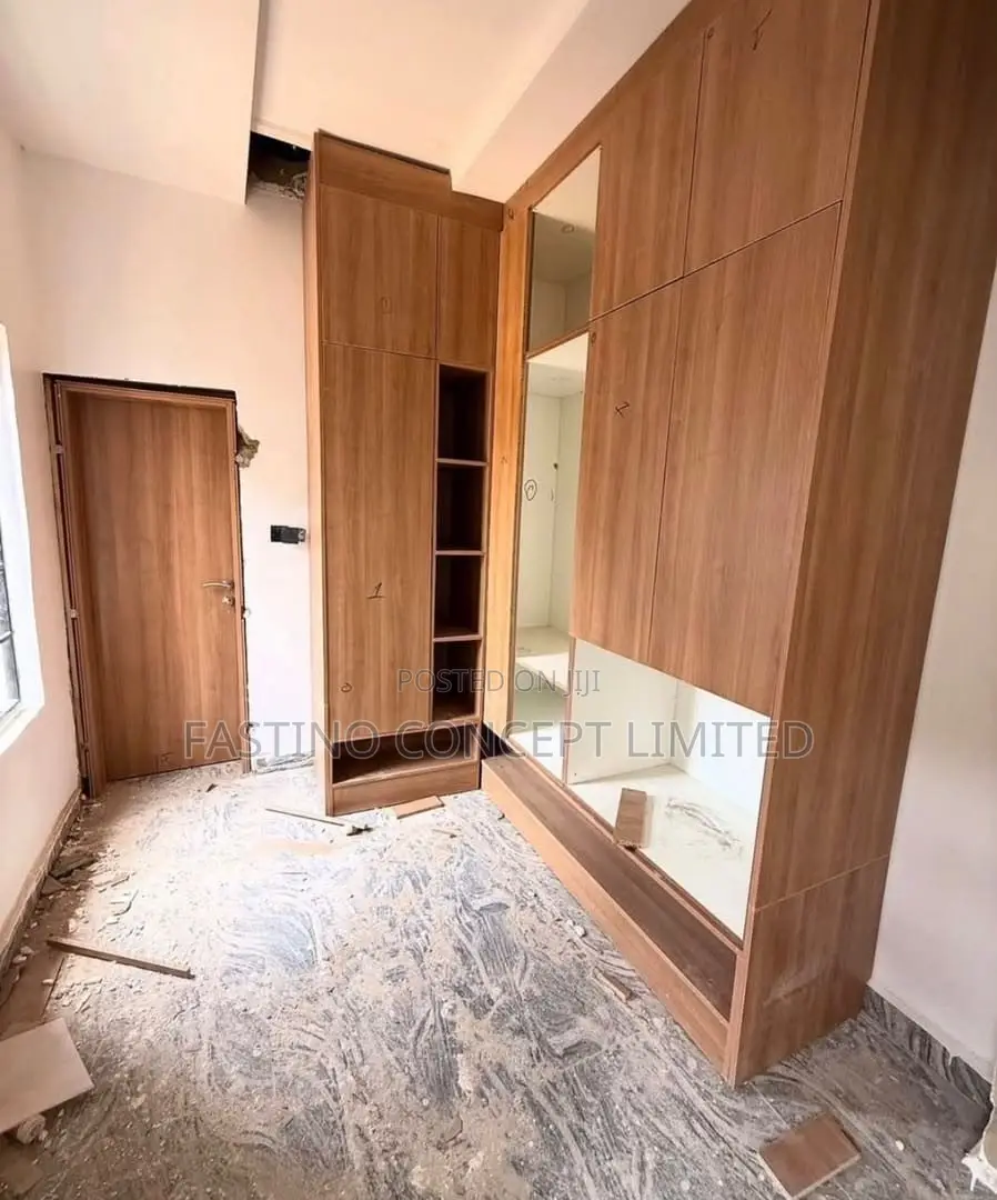 7bdrm Townhouse/Terrace in Guzape District for sale