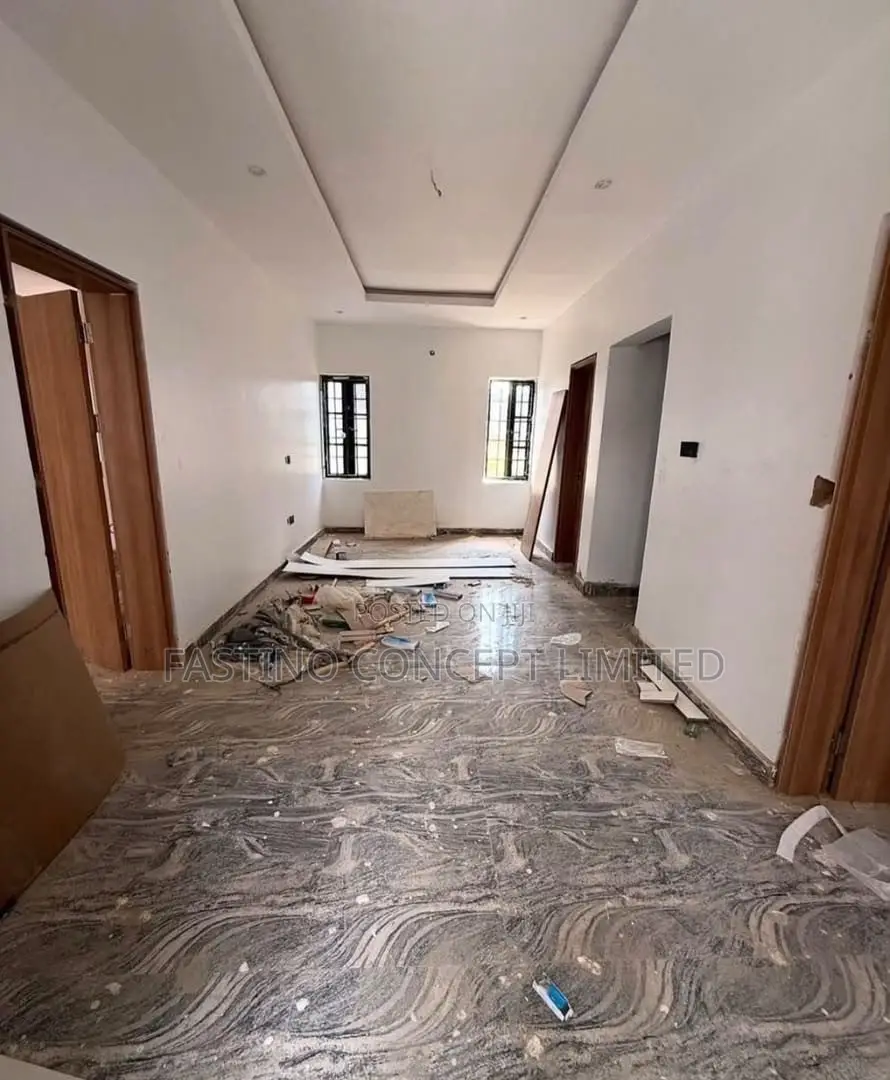 7bdrm Townhouse/Terrace in Guzape District for sale
