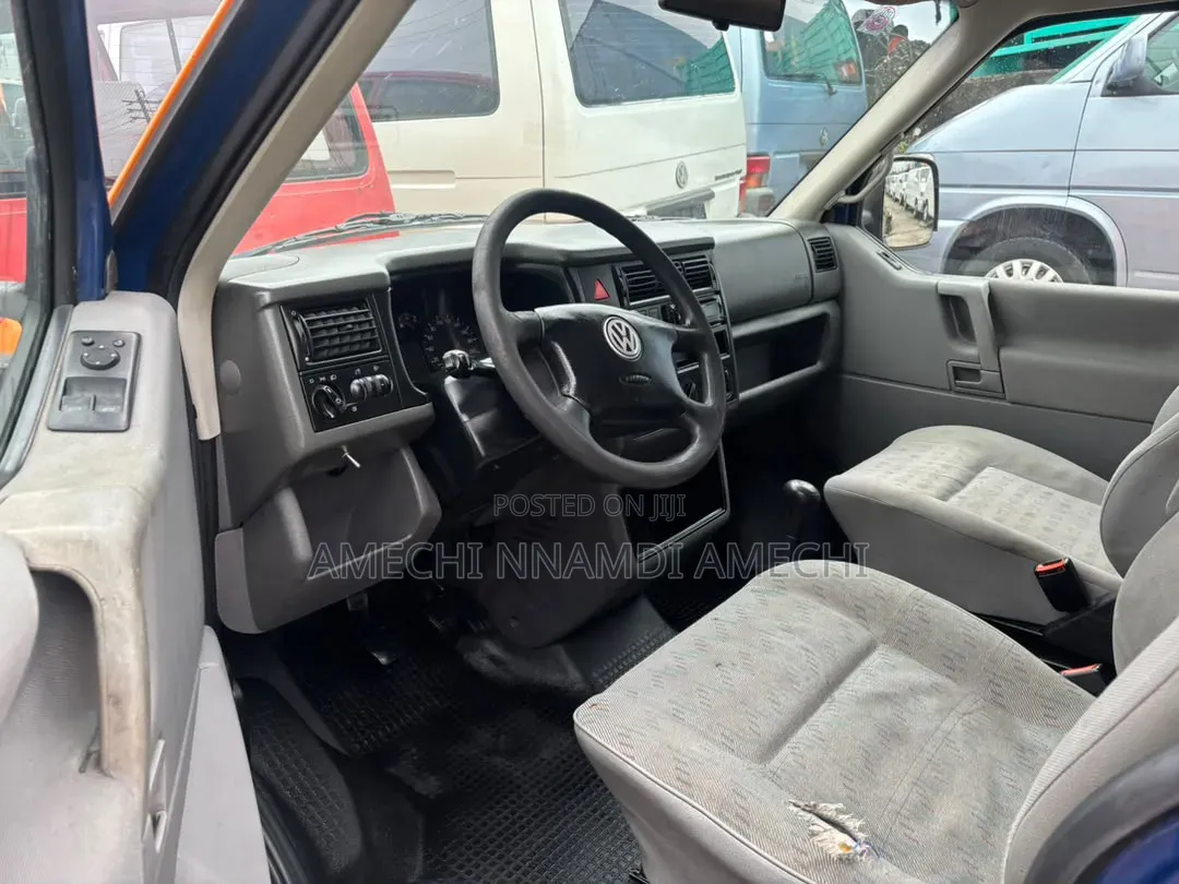 Volkswagen Transporter 2005 Orange