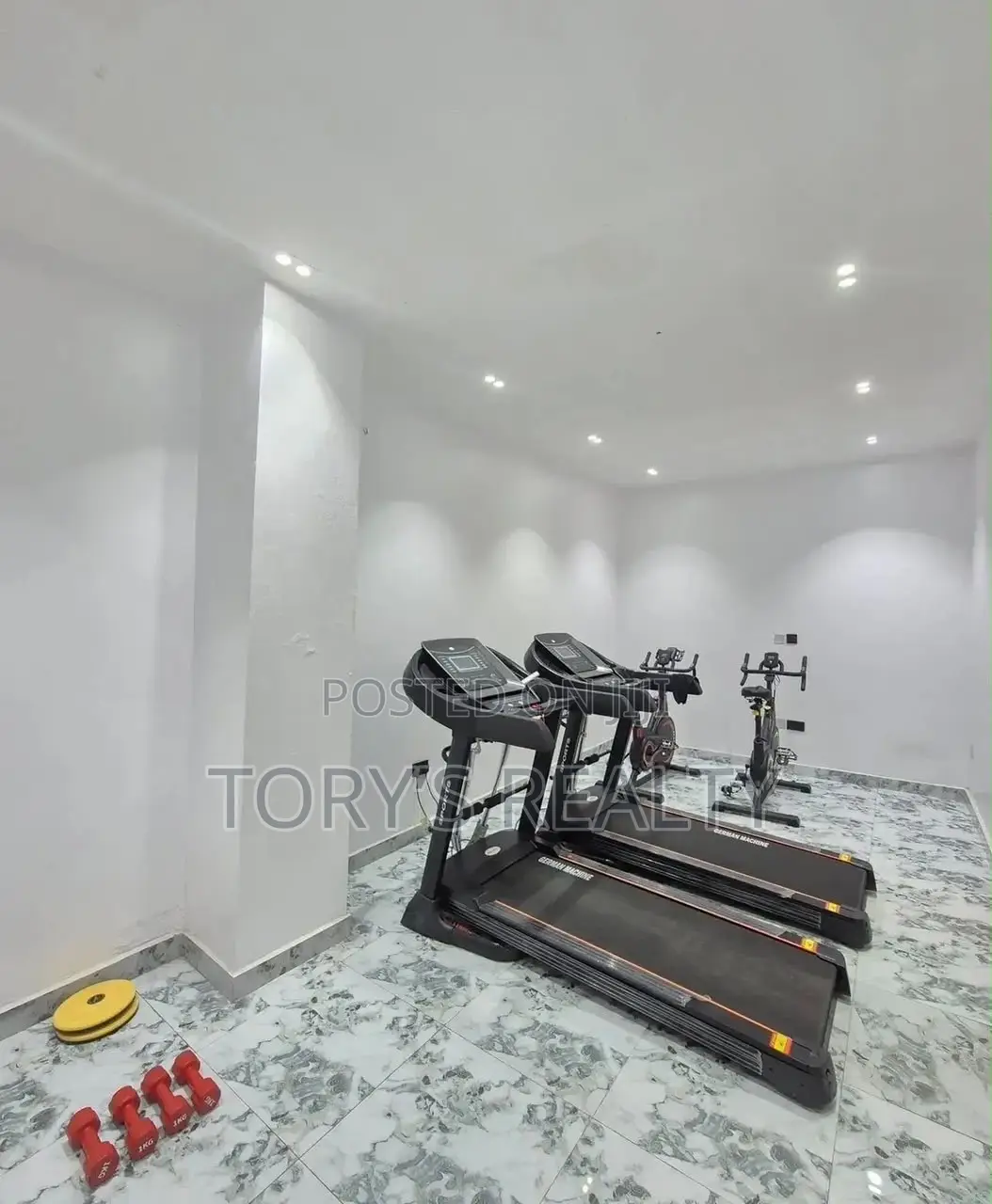 3bdrm Apartment in Lekki Phase 1 for rent