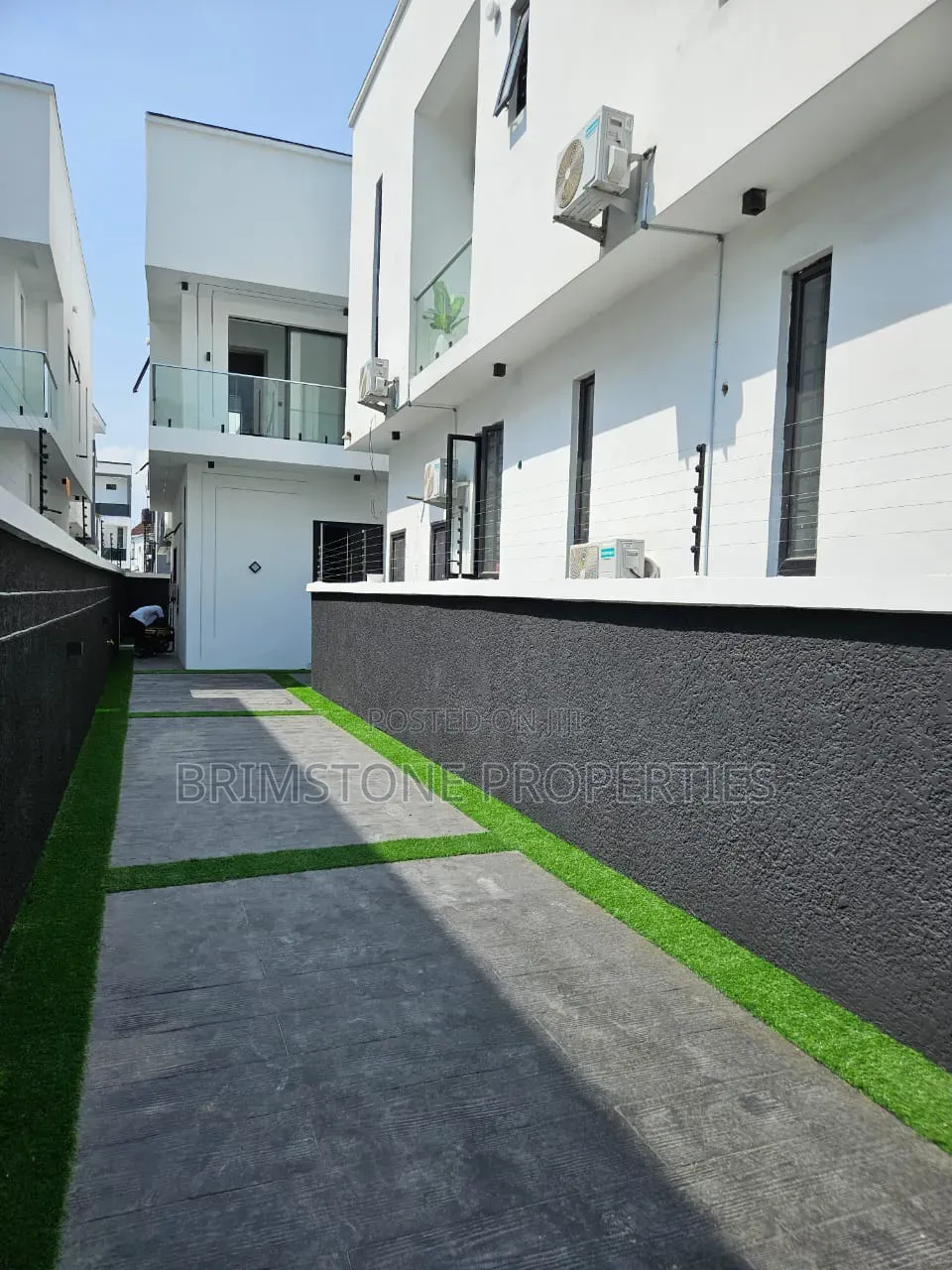 Furnished 4bdrm Duplex in Chevron for rent