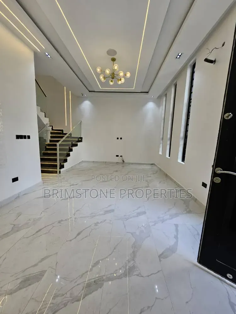 Furnished 4bdrm Duplex in Chevron for rent