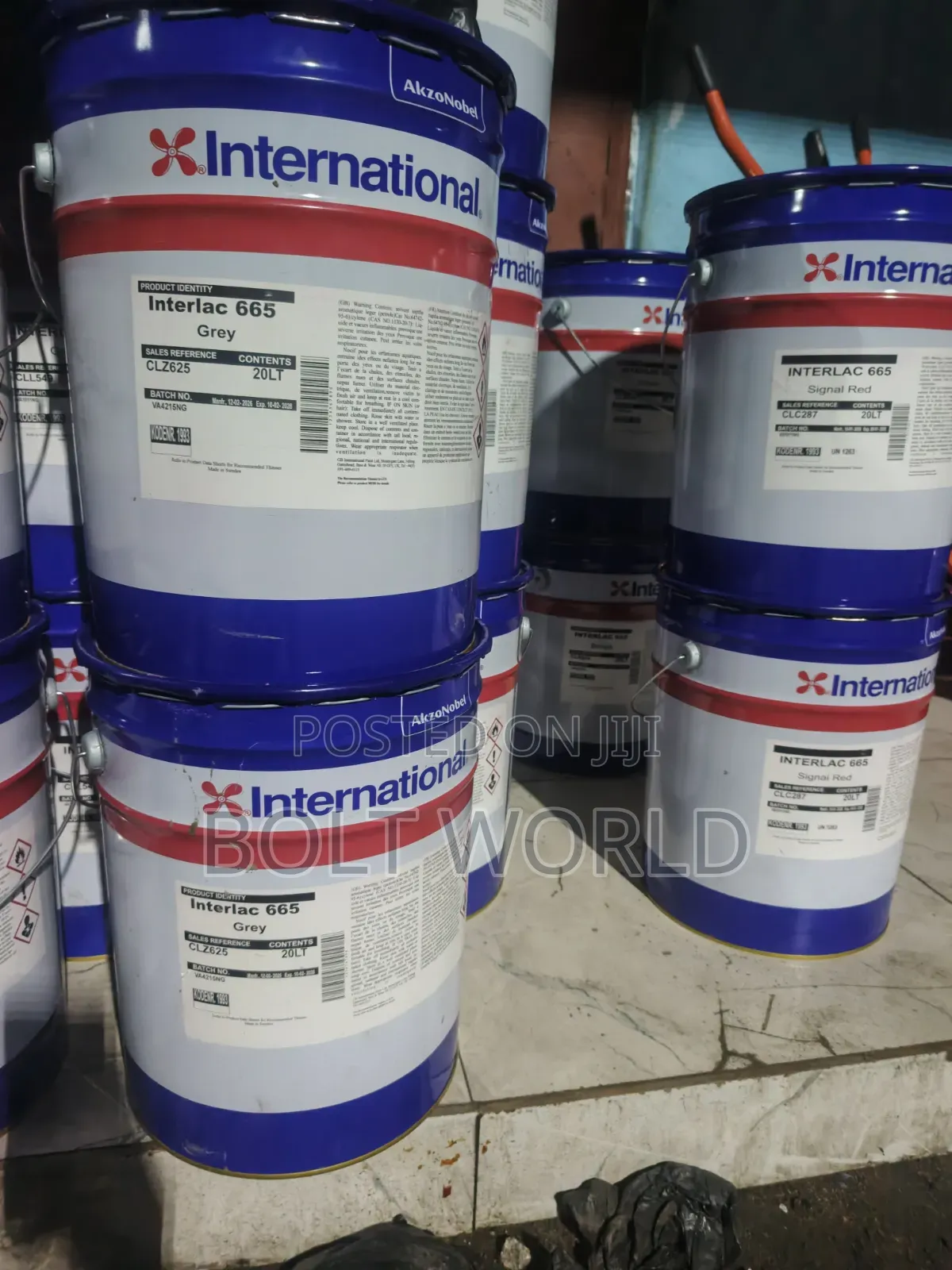 International Interlac 665 Grey Dealer
