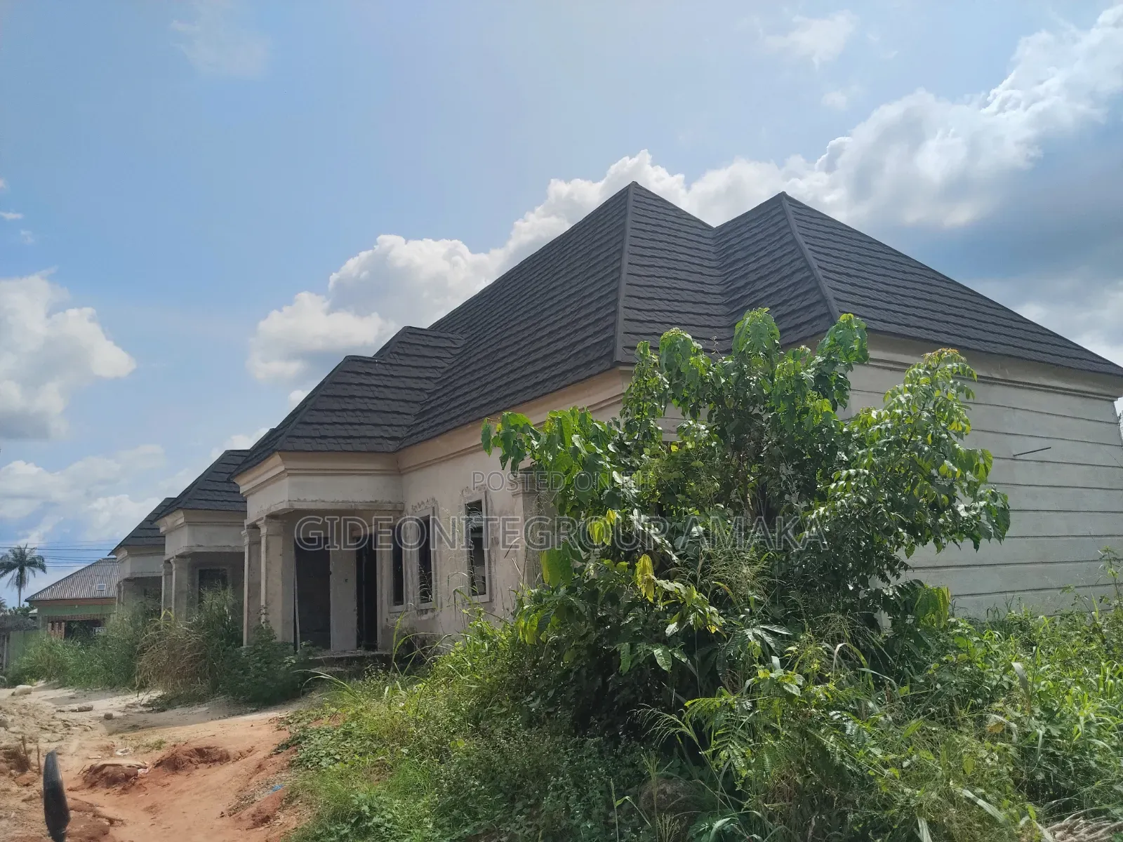 4bdrm Block of Flats in Abraka, Ethiope East for sale