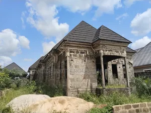 5bdrm Bungalow in Abraka, Ethiope East for sale
