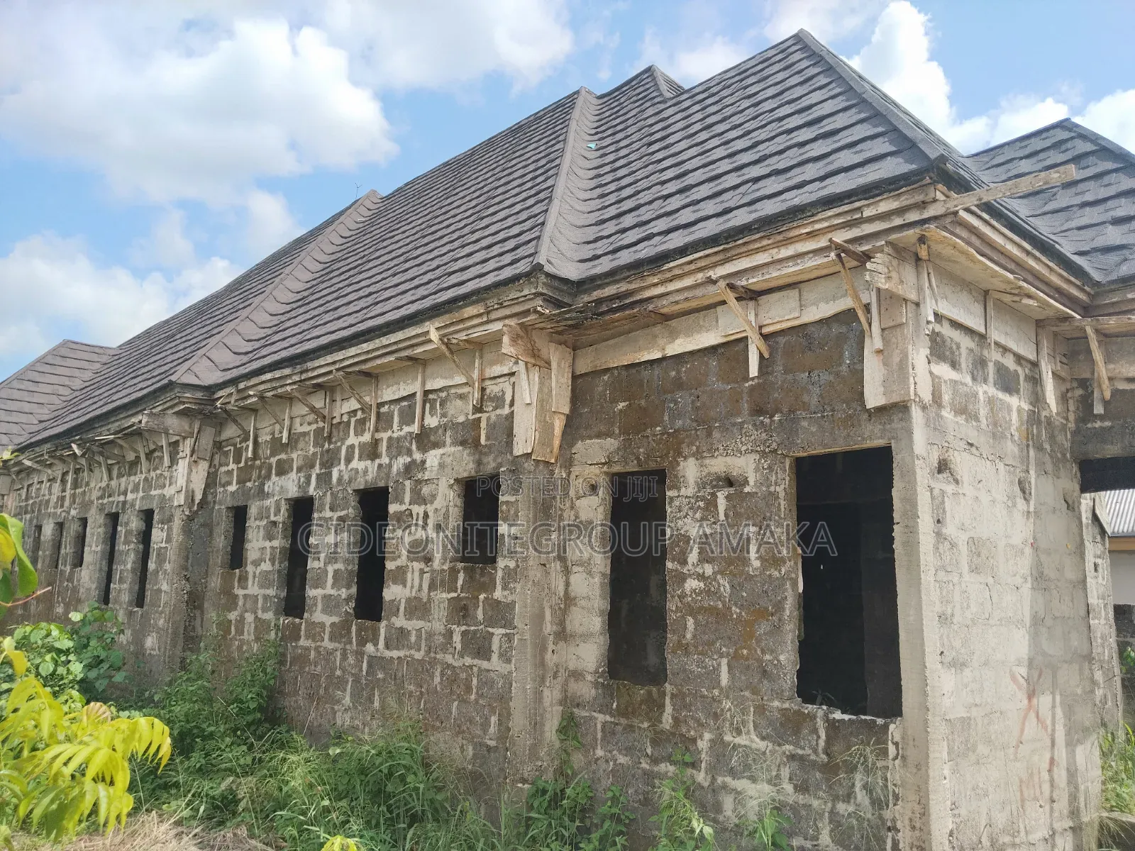 5bdrm Bungalow in Abraka, Ethiope East for sale