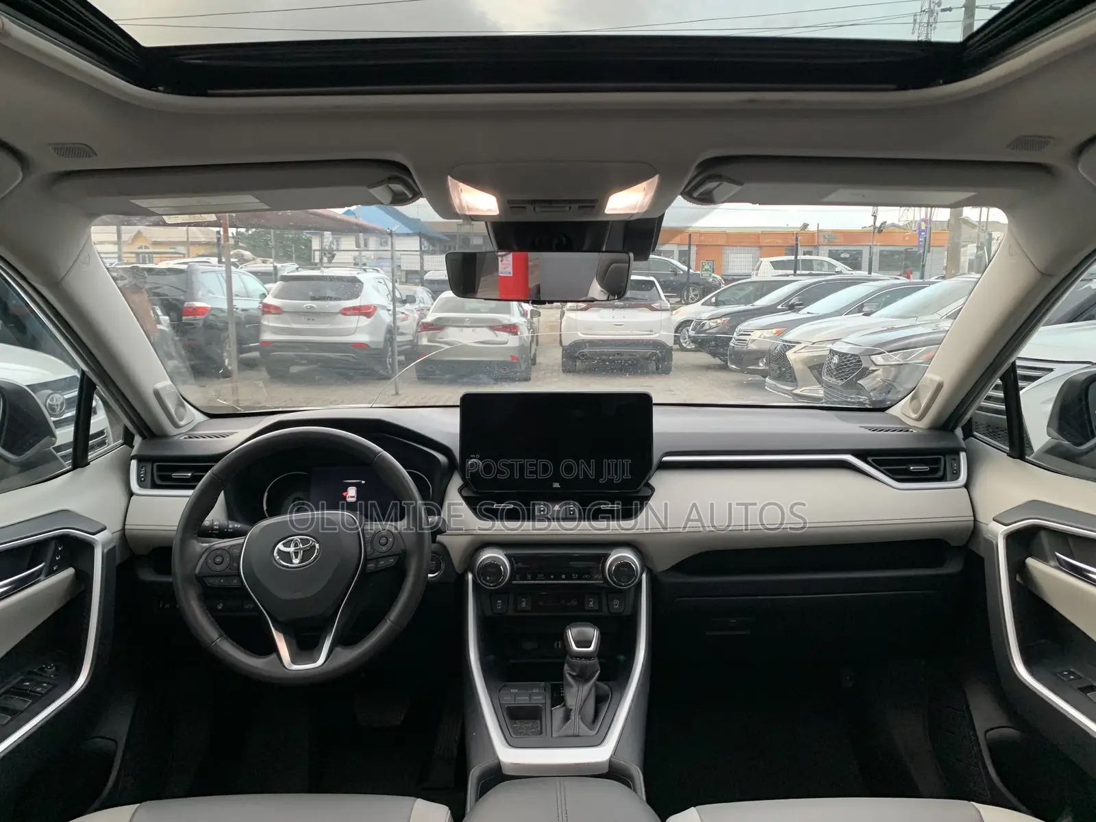 Toyota RAV4 XLE AWD 2024 White