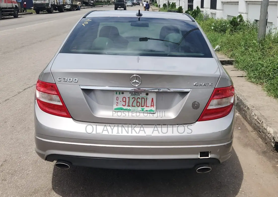 Mercedes-Benz C300 2009 Gray