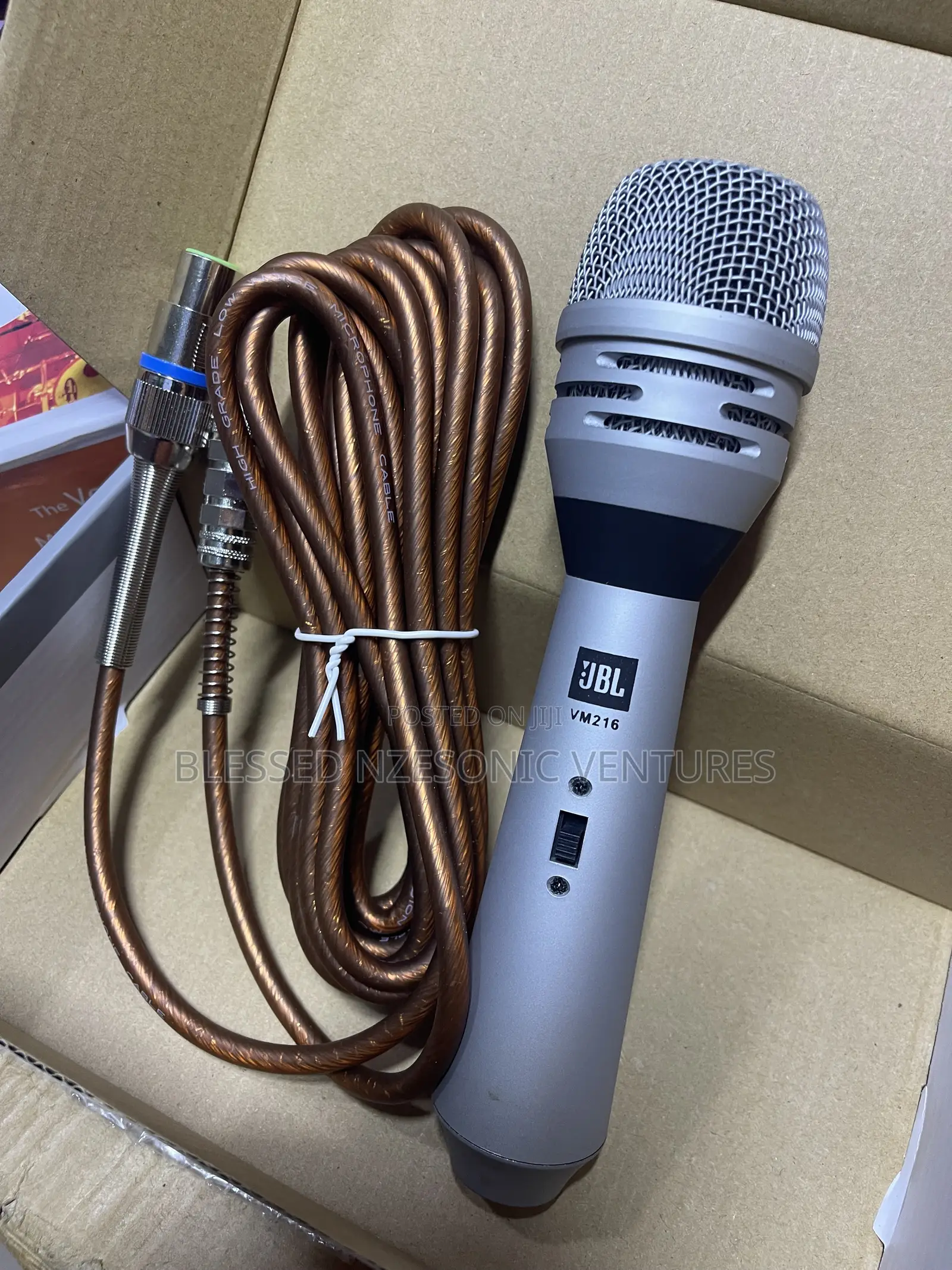 JBL Wired Microphone