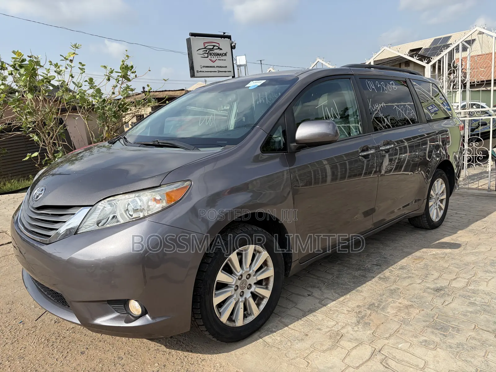 Toyota Sienna XLE 7 Passenger Mobility 2012 Gray