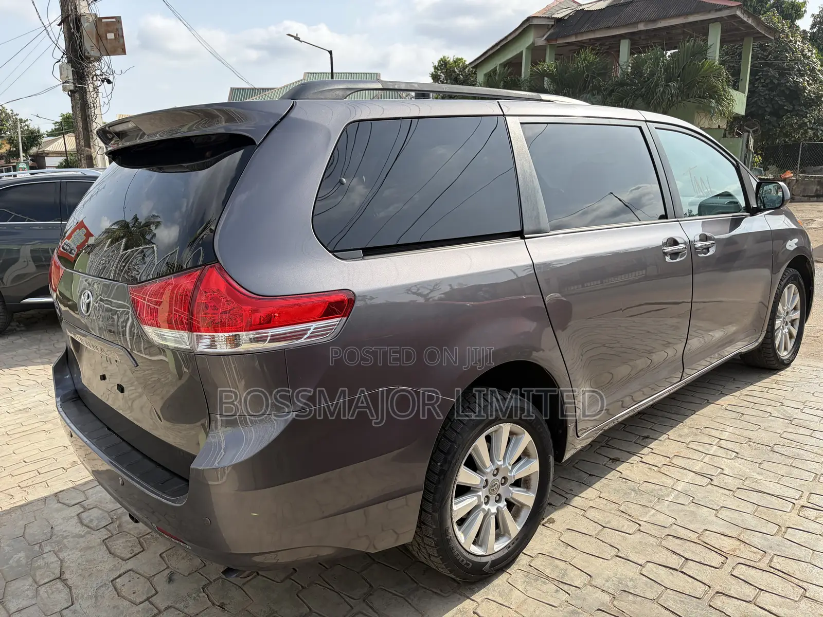 Toyota Sienna XLE 7 Passenger Mobility 2012 Gray
