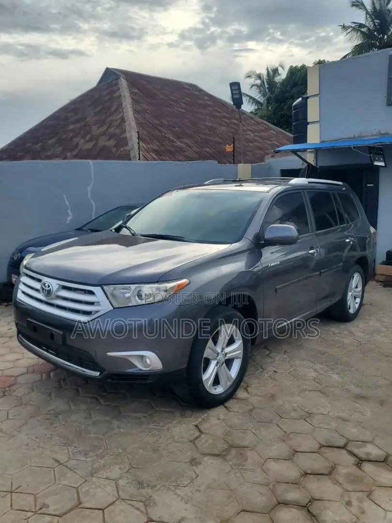 Toyota Highlander 2010 Gray