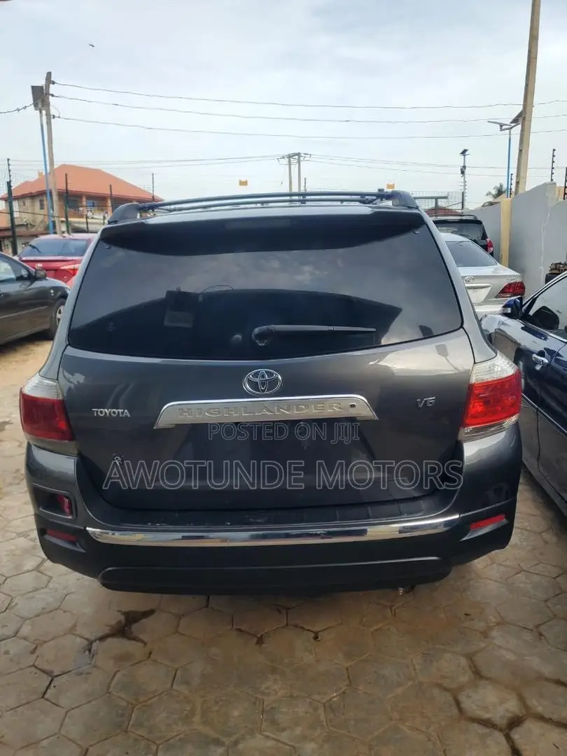 Toyota Highlander 2010 Gray
